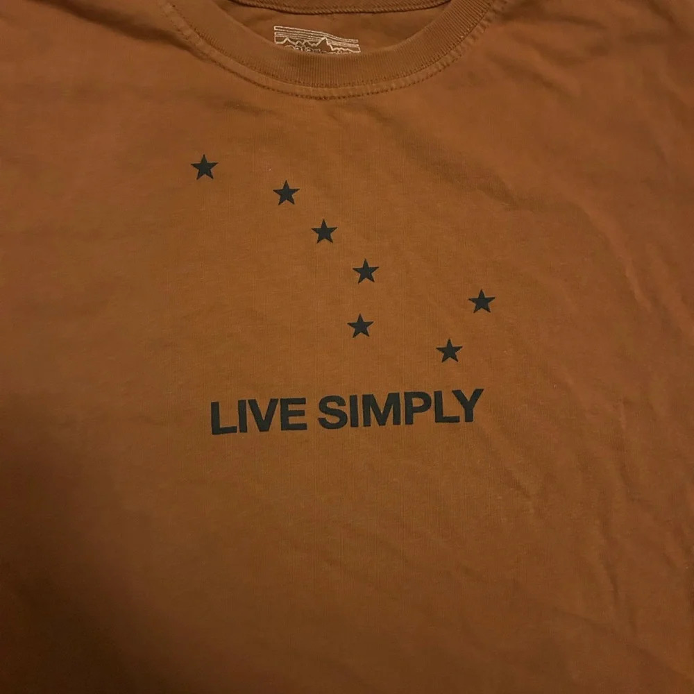 Patagonia Mens XL Tshirt - Picture 3 of 6